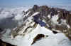 Schreckhorn (4078 m) a Lauteraarhorn (4042 m), dole sk�la Nasse Strahleg (3421 m) u Finsteraarjoch (3283 m) (51726 bytes)