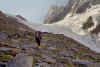 tady st�la chata Strahlegg, v pozad� Finsteraarhorn (55026 bytes)