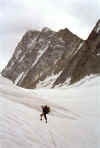 p�ed n�mi Finsteraarjoch a Finsteraarhorn (37684 bytes)