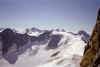 pohled z Hugisattel k SZ na M�nch a Eiger vzadu (33065 bytes)